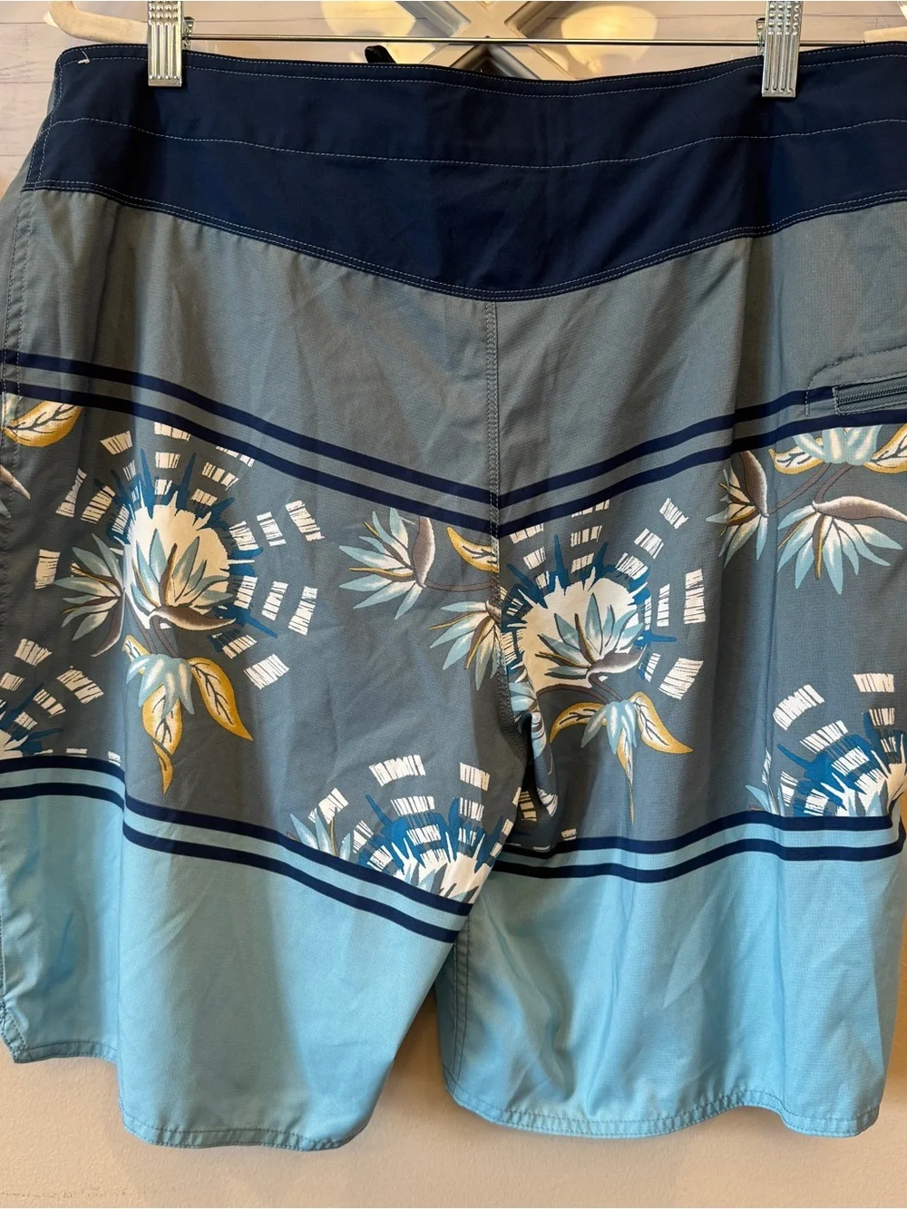 Patagonia Mens‎ Wavefarer Board Shorts Size 38 Floral Swim Trunks Tropical Beach